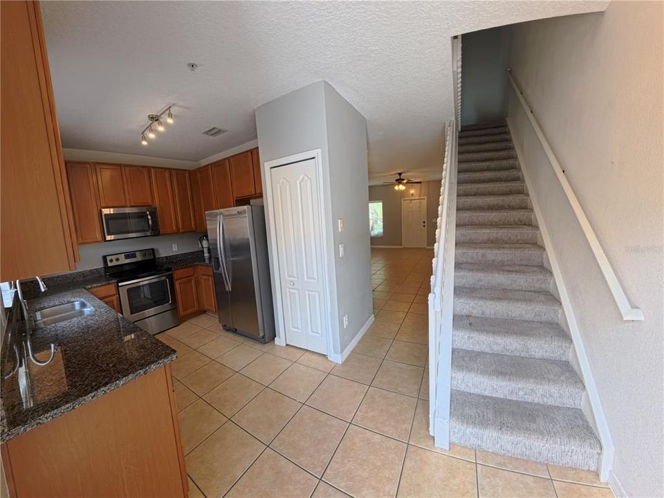 For Sale: $316,000 (2 beds, 2 baths, 1236 Square Feet)