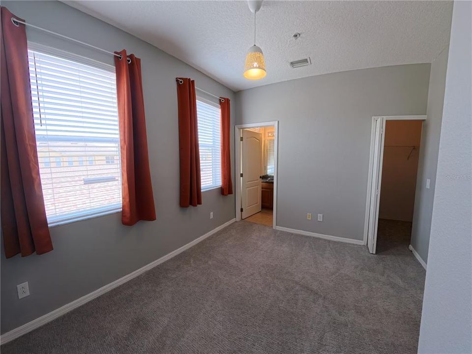 For Sale: $316,000 (2 beds, 2 baths, 1236 Square Feet)
