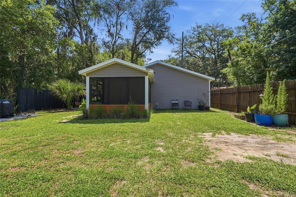 For Sale: $330,000 (3 beds, 2 baths, 1200 Square Feet)