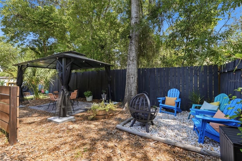 For Sale: $330,000 (3 beds, 2 baths, 1200 Square Feet)