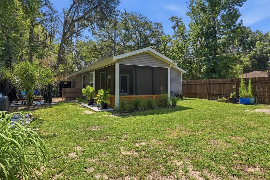 For Sale: $330,000 (3 beds, 2 baths, 1200 Square Feet)