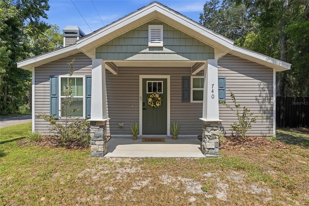 For Sale: $330,000 (3 beds, 2 baths, 1200 Square Feet)