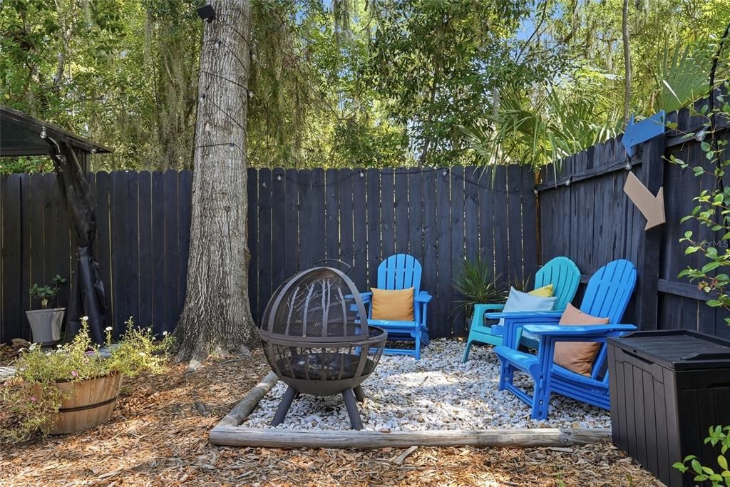 For Sale: $330,000 (3 beds, 2 baths, 1200 Square Feet)