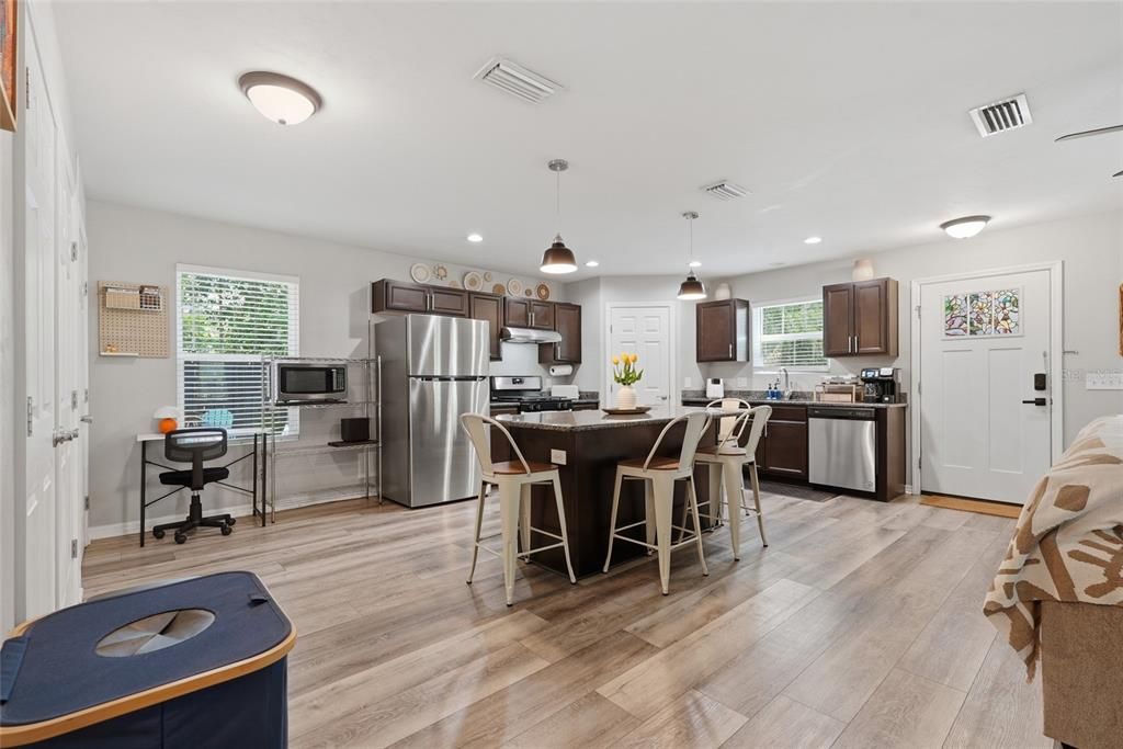 For Sale: $330,000 (3 beds, 2 baths, 1200 Square Feet)