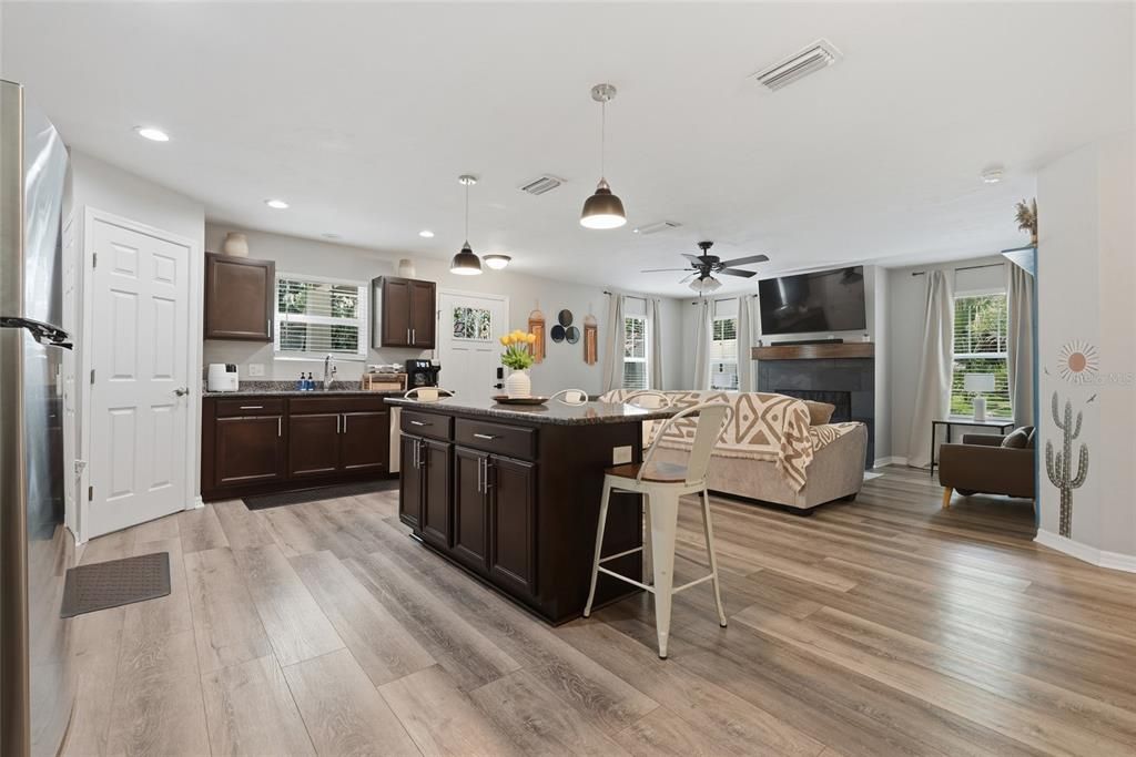 For Sale: $330,000 (3 beds, 2 baths, 1200 Square Feet)