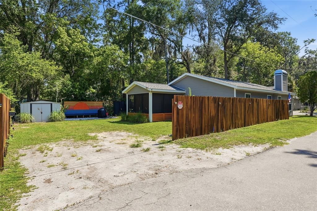 For Sale: $330,000 (3 beds, 2 baths, 1200 Square Feet)