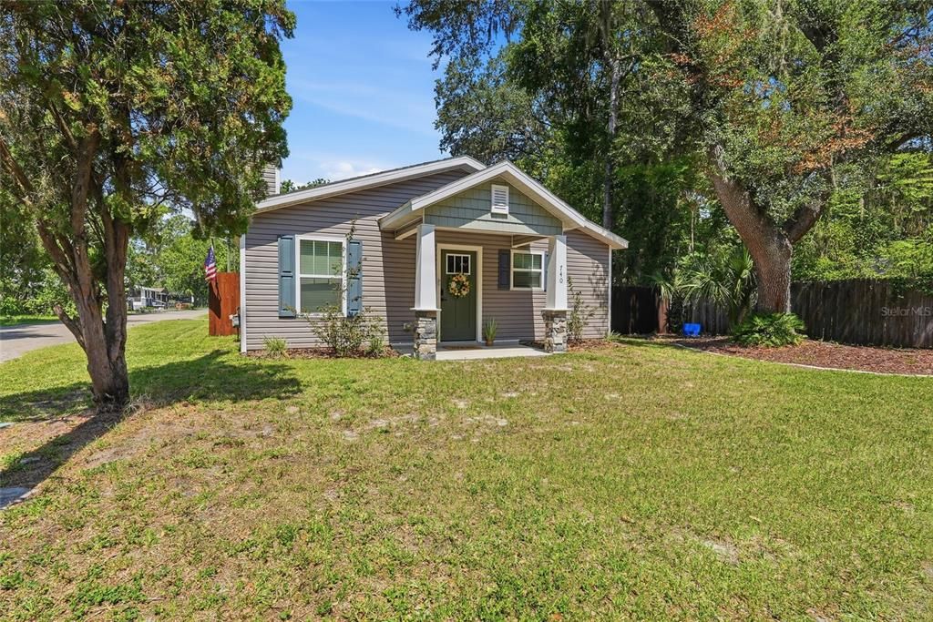For Sale: $330,000 (3 beds, 2 baths, 1200 Square Feet)