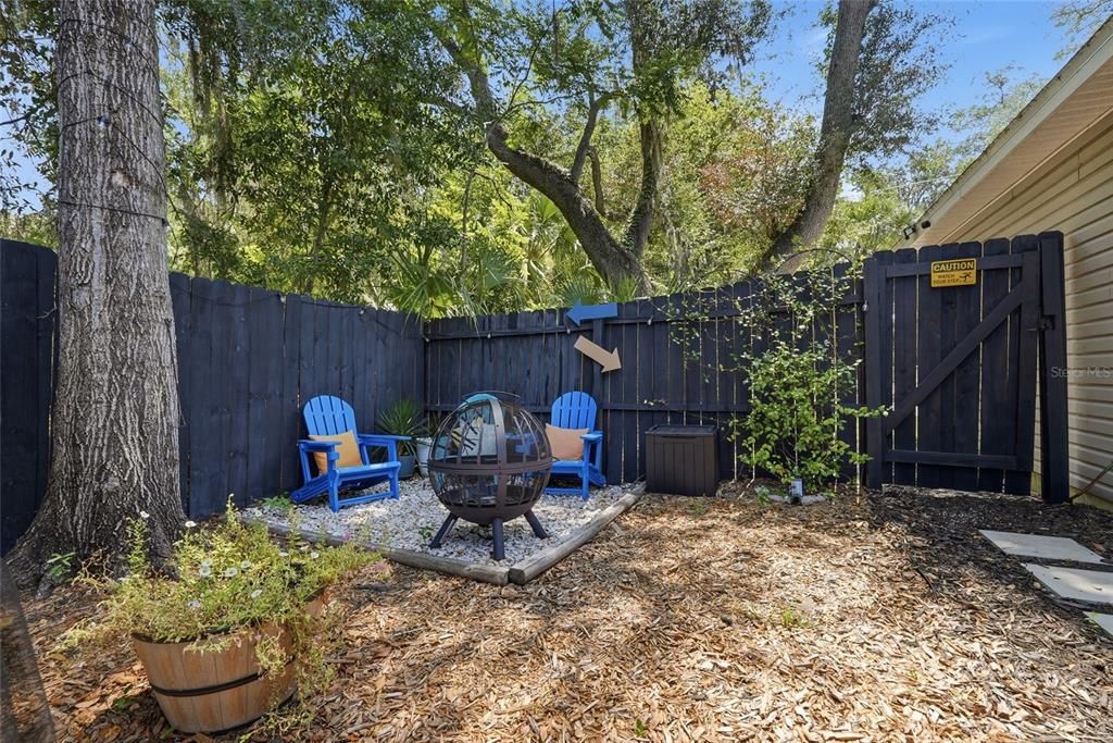 For Sale: $330,000 (3 beds, 2 baths, 1200 Square Feet)