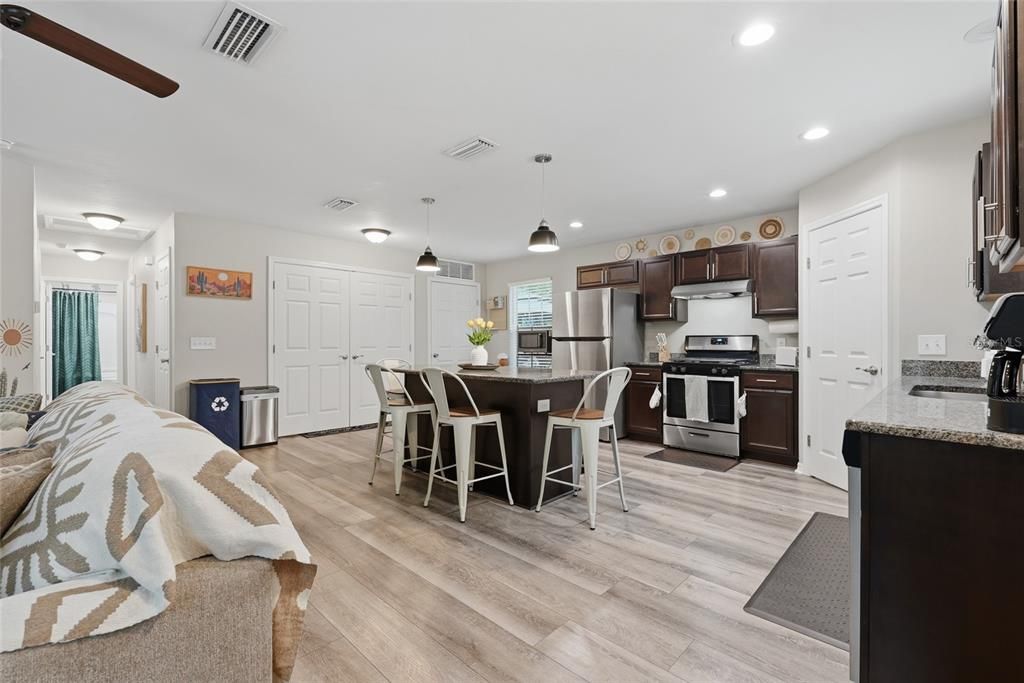 For Sale: $330,000 (3 beds, 2 baths, 1200 Square Feet)