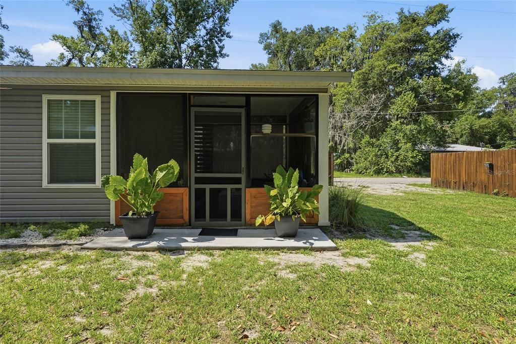For Sale: $330,000 (3 beds, 2 baths, 1200 Square Feet)