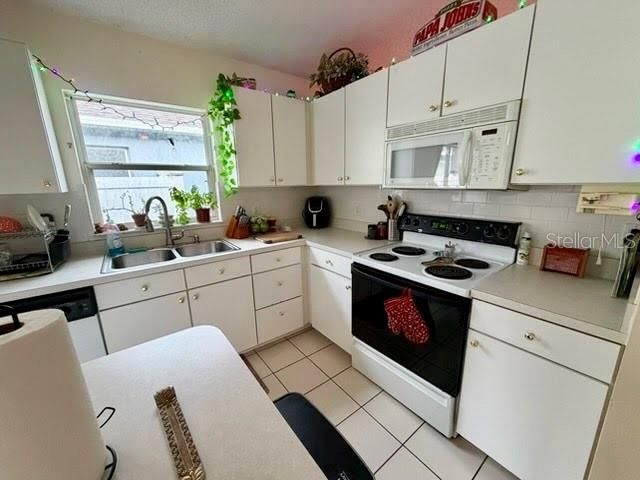 В аренду: $2,595 (4 спален, 2 ванн, 1951 Квадратных фут)