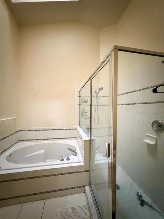 В аренду: $2,595 (4 спален, 2 ванн, 1951 Квадратных фут)