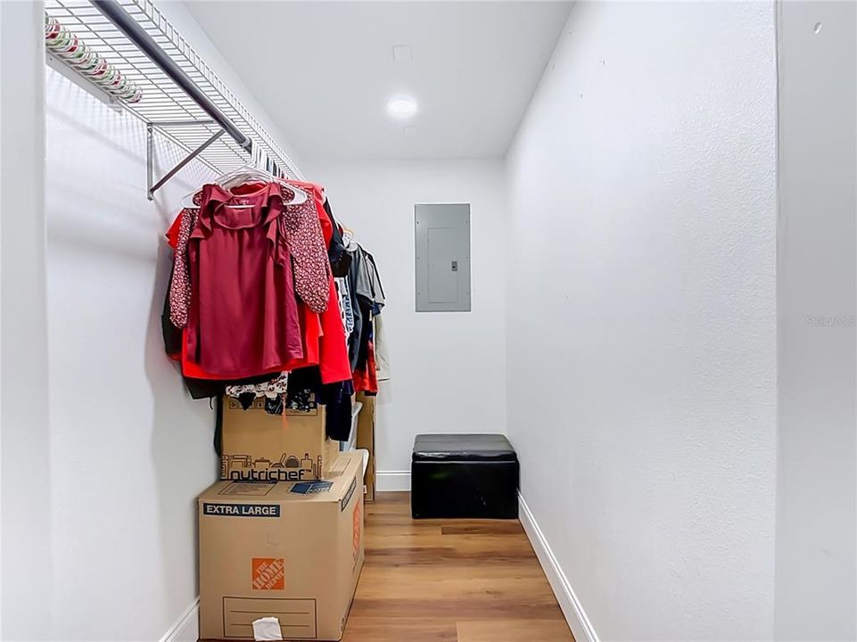 На продажу: $349,000 (4 спален, 2 ванн, 1354 Квадратных фут)