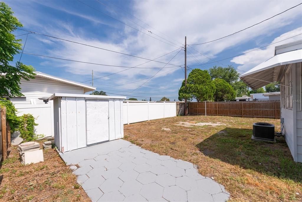For Sale: $250,000 (2 beds, 1 baths, 759 Square Feet)