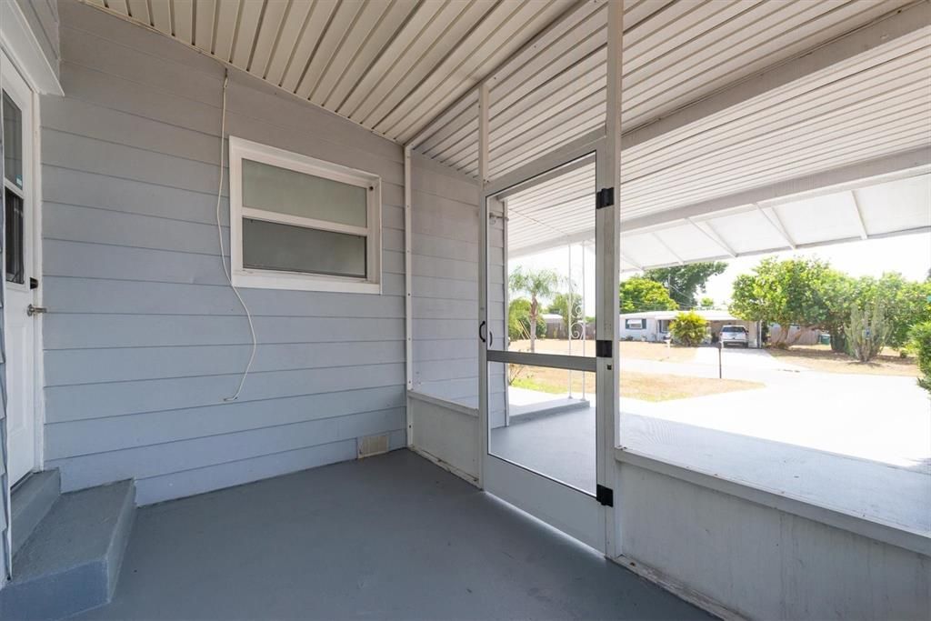 For Sale: $250,000 (2 beds, 1 baths, 759 Square Feet)