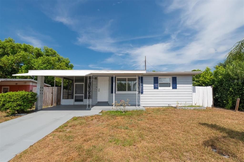 For Sale: $250,000 (2 beds, 1 baths, 759 Square Feet)