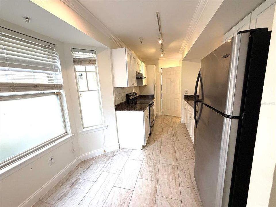For Rent: $1,500 (2 beds, 1 baths, 1271 Square Feet)