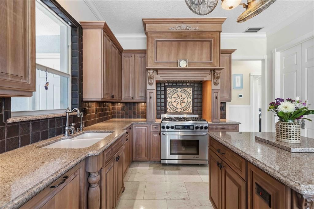 En Venta: $2,000,000 (4 camas, 3 baños, 4062 Pies cuadrados)
