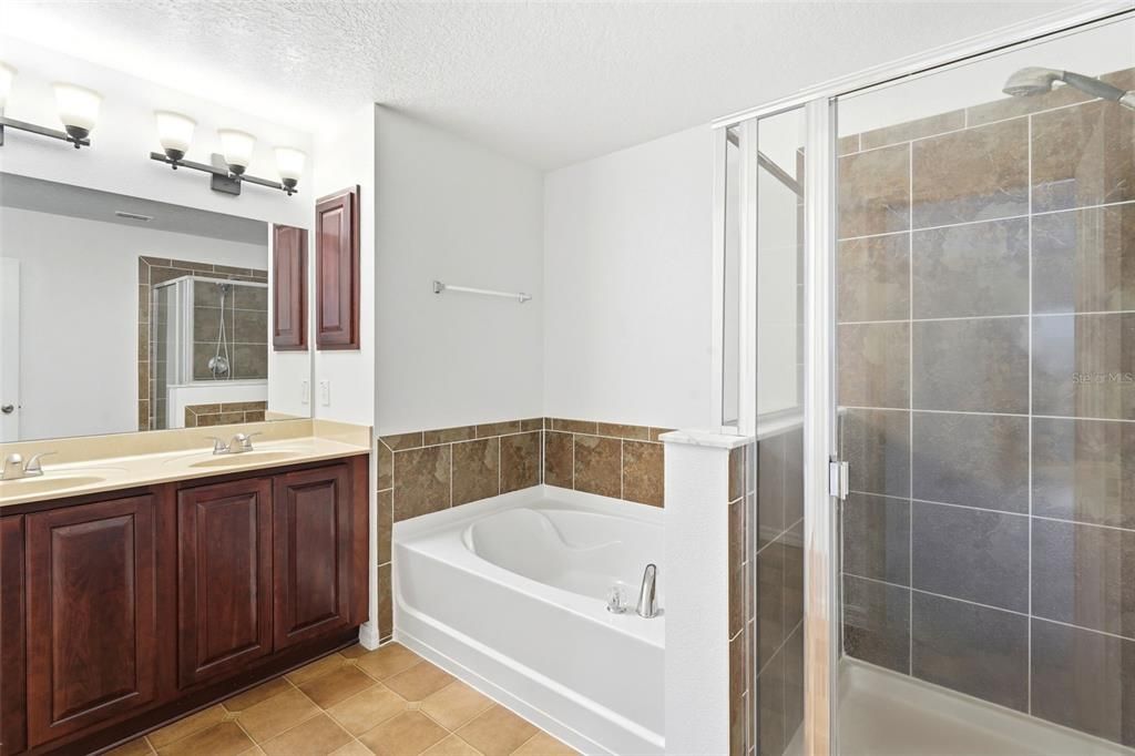 En Venta: $319,900 (3 camas, 2 baños, 1781 Pies cuadrados)