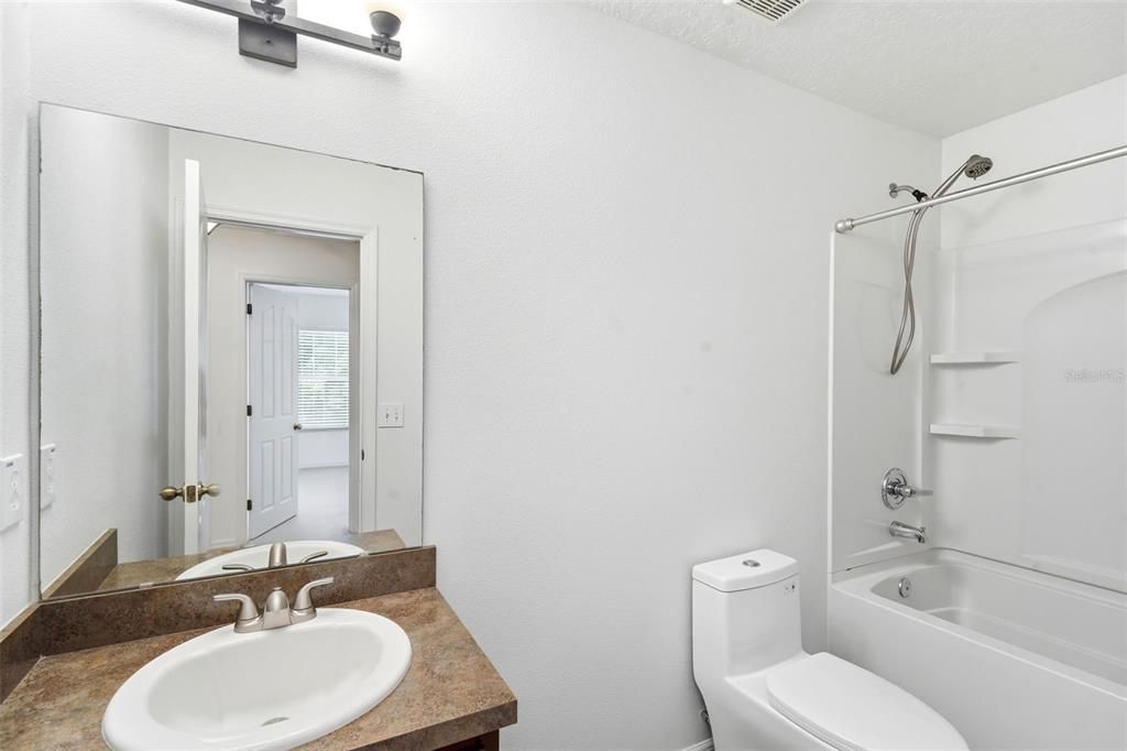 En Venta: $319,900 (3 camas, 2 baños, 1781 Pies cuadrados)