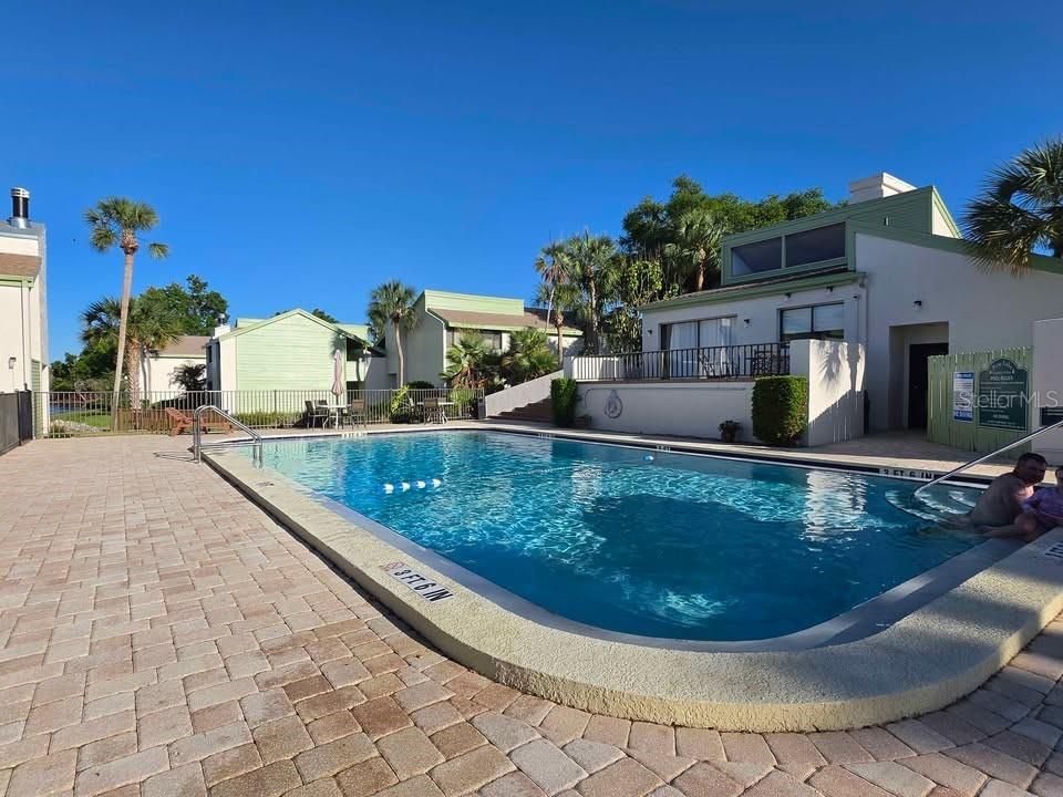 For Rent: $2,000 (2 beds, 2 baths, 1142 Square Feet)
