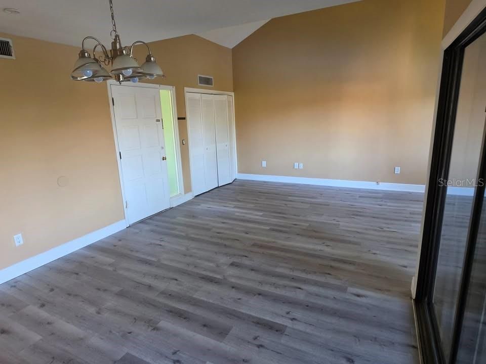 For Rent: $2,000 (2 beds, 2 baths, 1142 Square Feet)