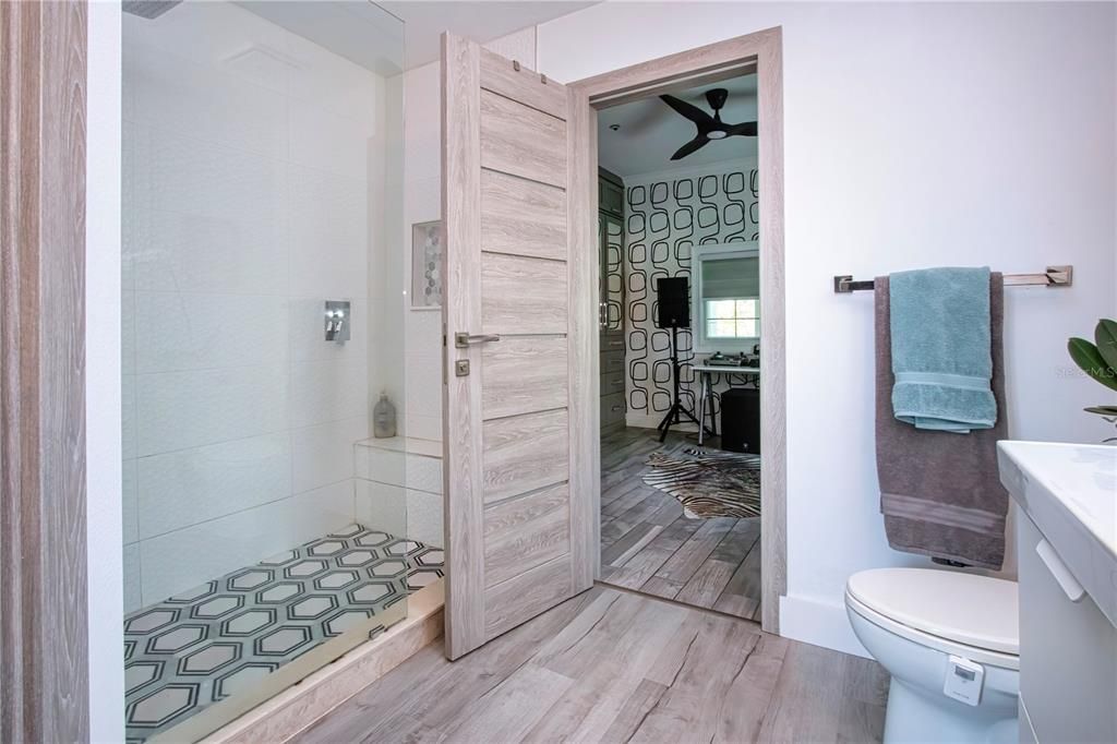 For Sale: $2,185,000 (4 beds, 3 baths, 2758 Square Feet)