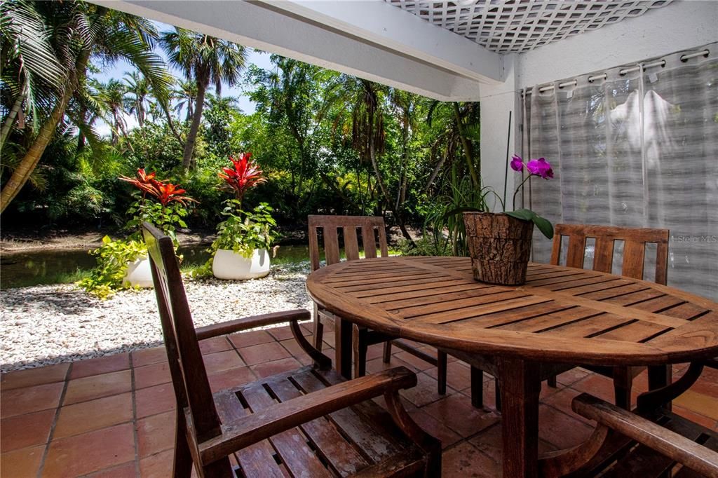 For Sale: $2,185,000 (4 beds, 3 baths, 2758 Square Feet)