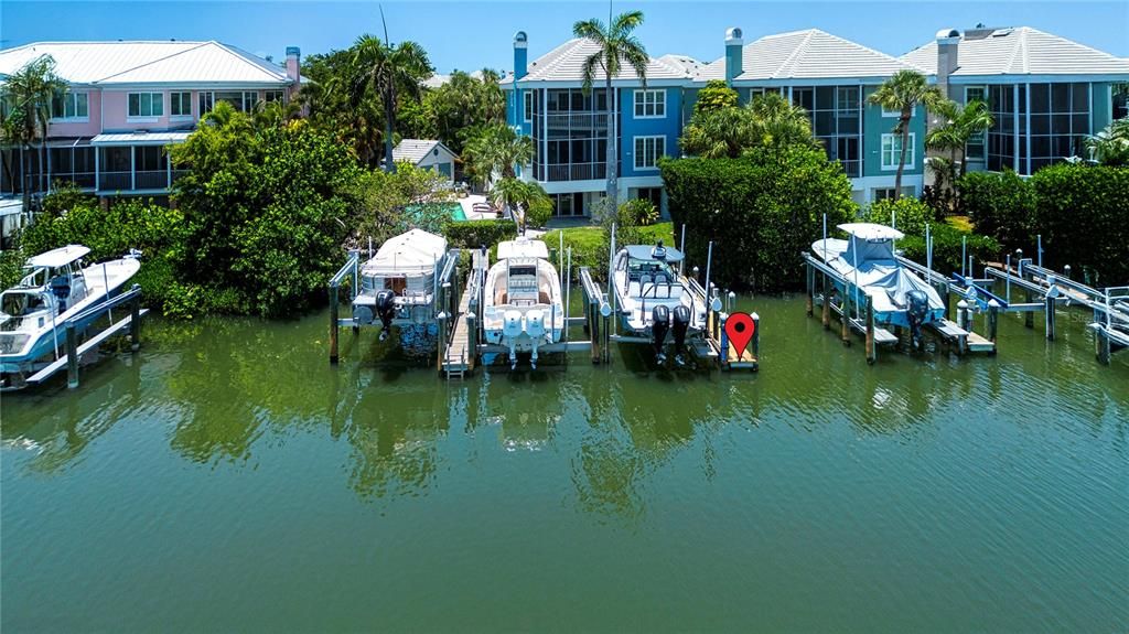 For Sale: $2,185,000 (4 beds, 3 baths, 2758 Square Feet)