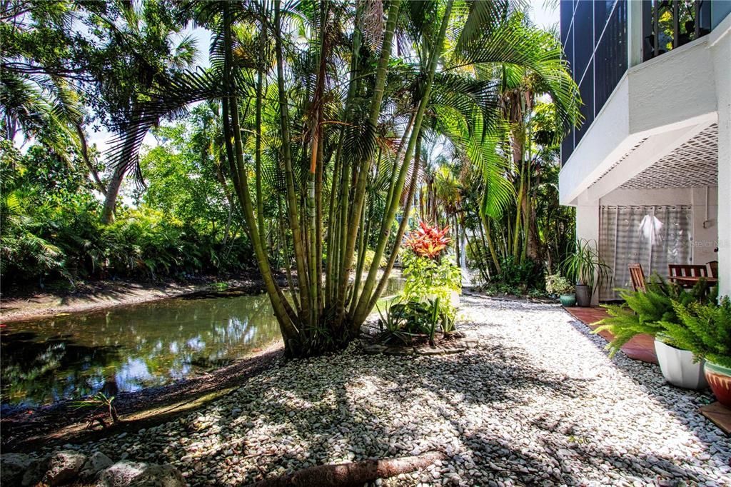 For Sale: $2,185,000 (4 beds, 3 baths, 2758 Square Feet)