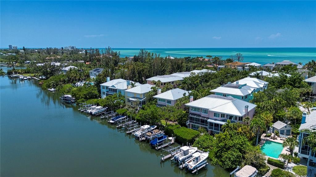 For Sale: $2,185,000 (4 beds, 3 baths, 2758 Square Feet)