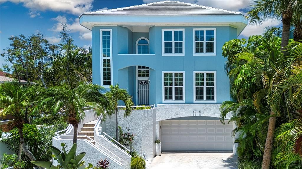 For Sale: $2,185,000 (4 beds, 3 baths, 2758 Square Feet)