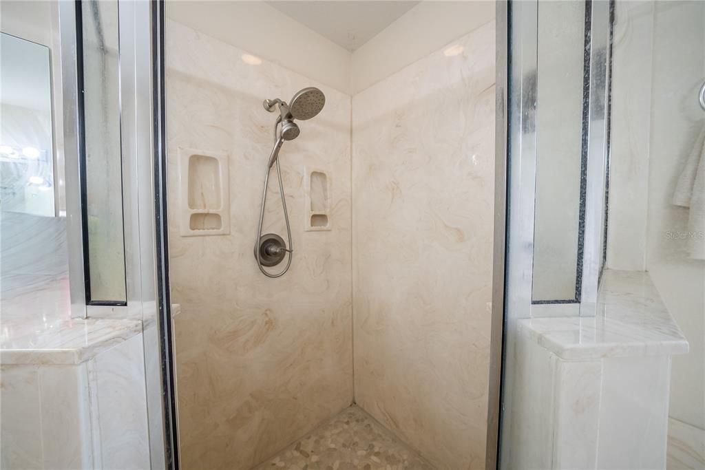 На продажу: $279,900 (3 спален, 2 ванн, 2172 Квадратных фут)
