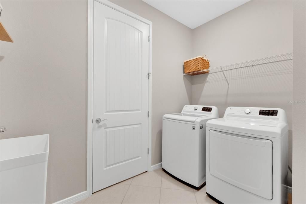 For Sale: $699,990 (3 beds, 2 baths, 2054 Square Feet)