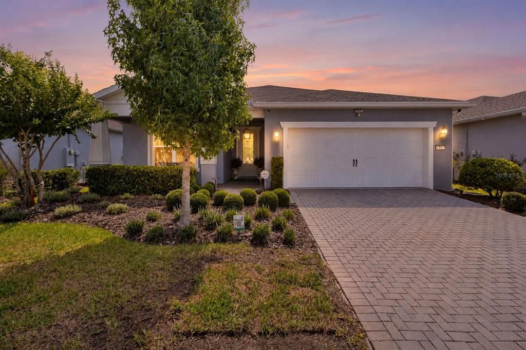For Sale: $699,990 (3 beds, 2 baths, 2054 Square Feet)