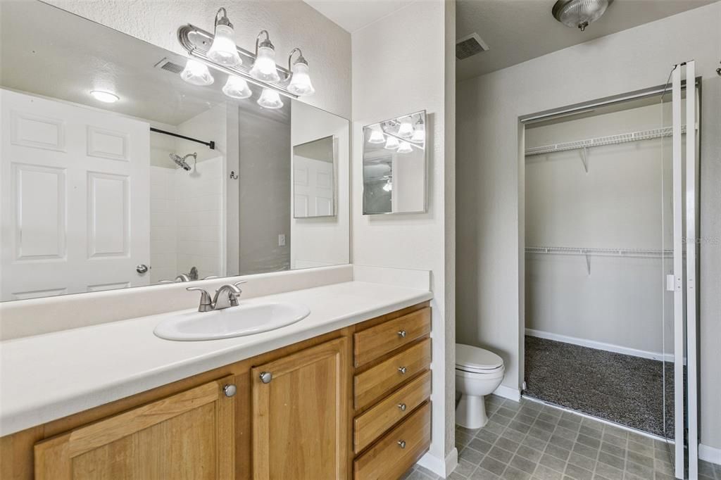 For Sale: $215,000 (3 beds, 2 baths, 1202 Square Feet)