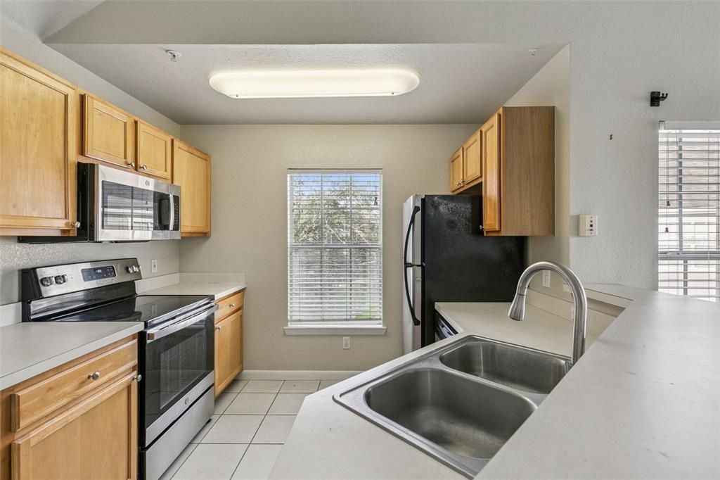 For Sale: $215,000 (3 beds, 2 baths, 1202 Square Feet)
