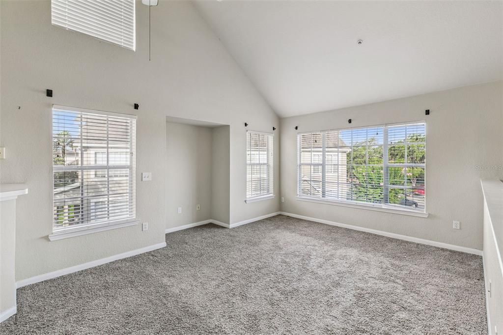 For Sale: $215,000 (3 beds, 2 baths, 1202 Square Feet)