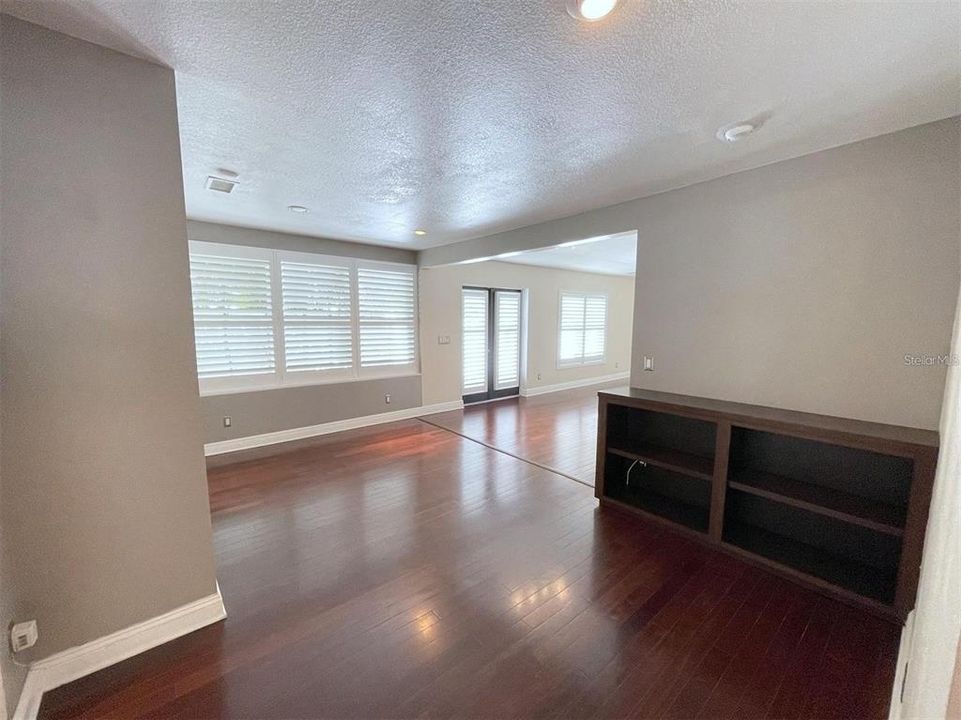 В аренду: $4,700 (3 спален, 2 ванн, 1785 Квадратных фут)