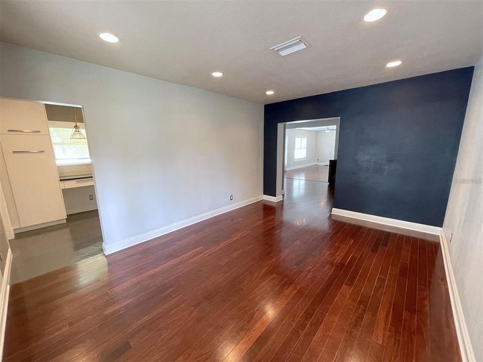 В аренду: $4,700 (3 спален, 2 ванн, 1785 Квадратных фут)