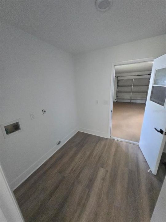 На продажу: $319,900 (3 спален, 2 ванн, 1709 Квадратных фут)