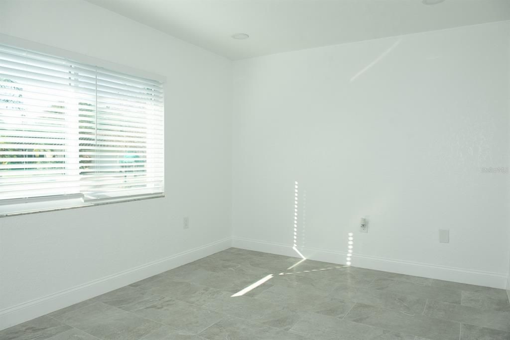 В аренду: $2,975 (4 спален, 2 ванн, 1355 Квадратных фут)
