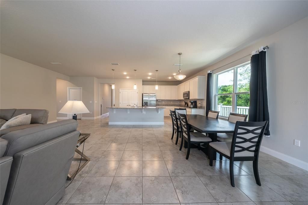 En Venta: $425,000 (3 camas, 2 baños, 1784 Pies cuadrados)