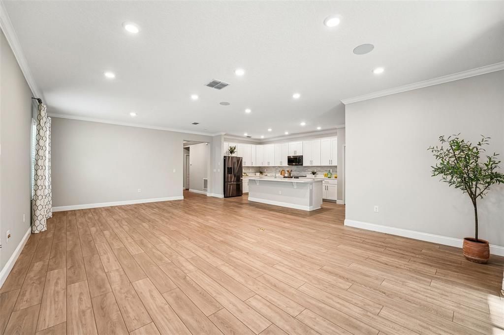 En Venta: $399,000 (4 camas, 2 baños, 2152 Pies cuadrados)