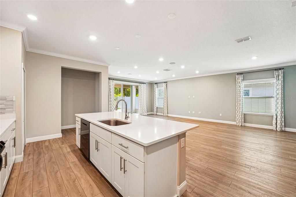 En Venta: $399,000 (4 camas, 2 baños, 2152 Pies cuadrados)