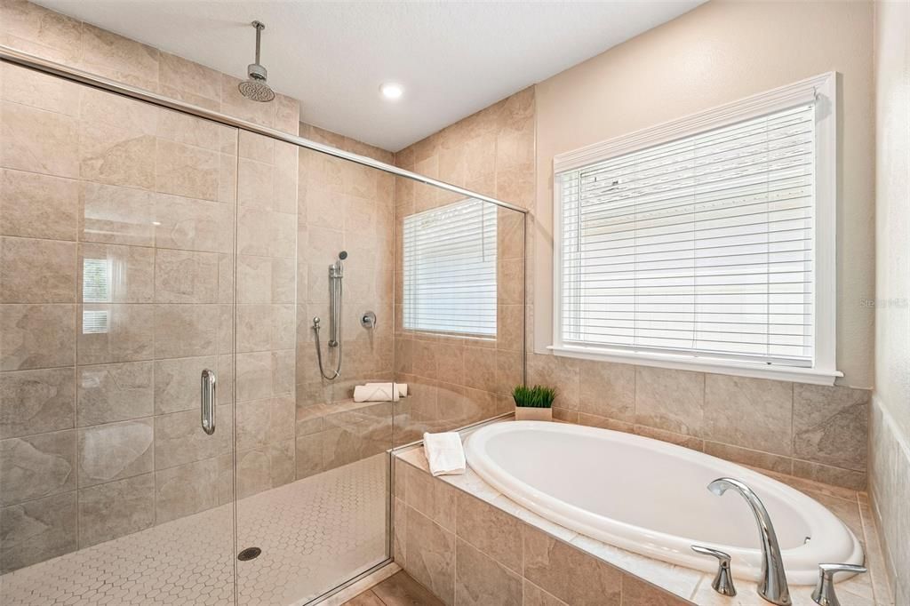 En Venta: $399,000 (4 camas, 2 baños, 2152 Pies cuadrados)