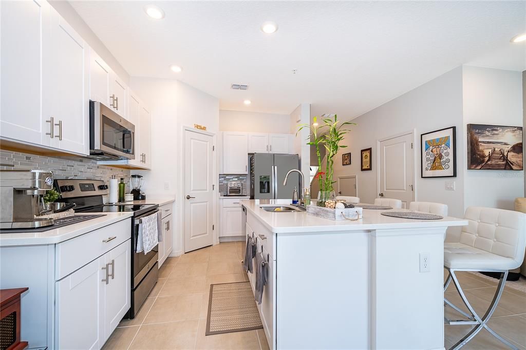 For Sale: $322,000 (3 beds, 2 baths, 1370 Square Feet)