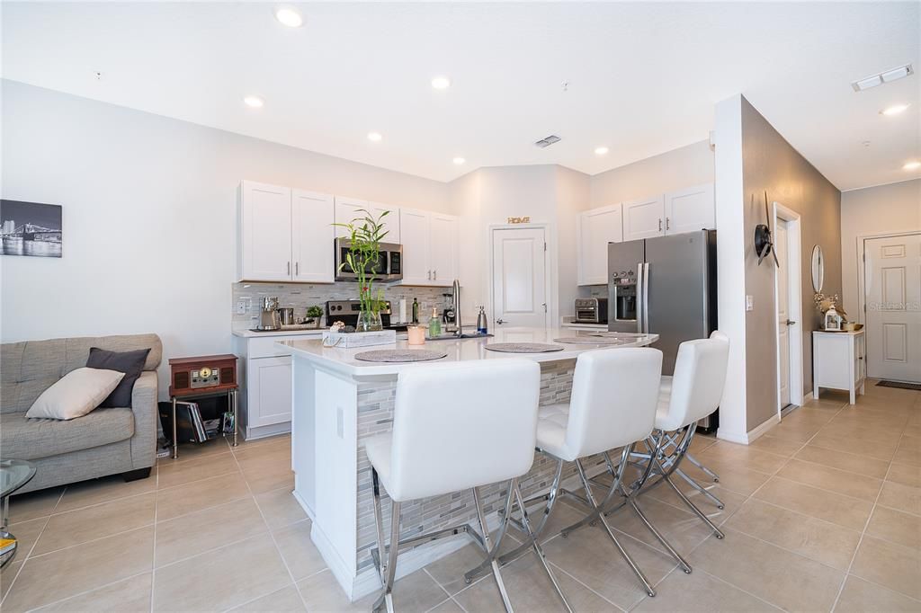 For Sale: $322,000 (3 beds, 2 baths, 1370 Square Feet)