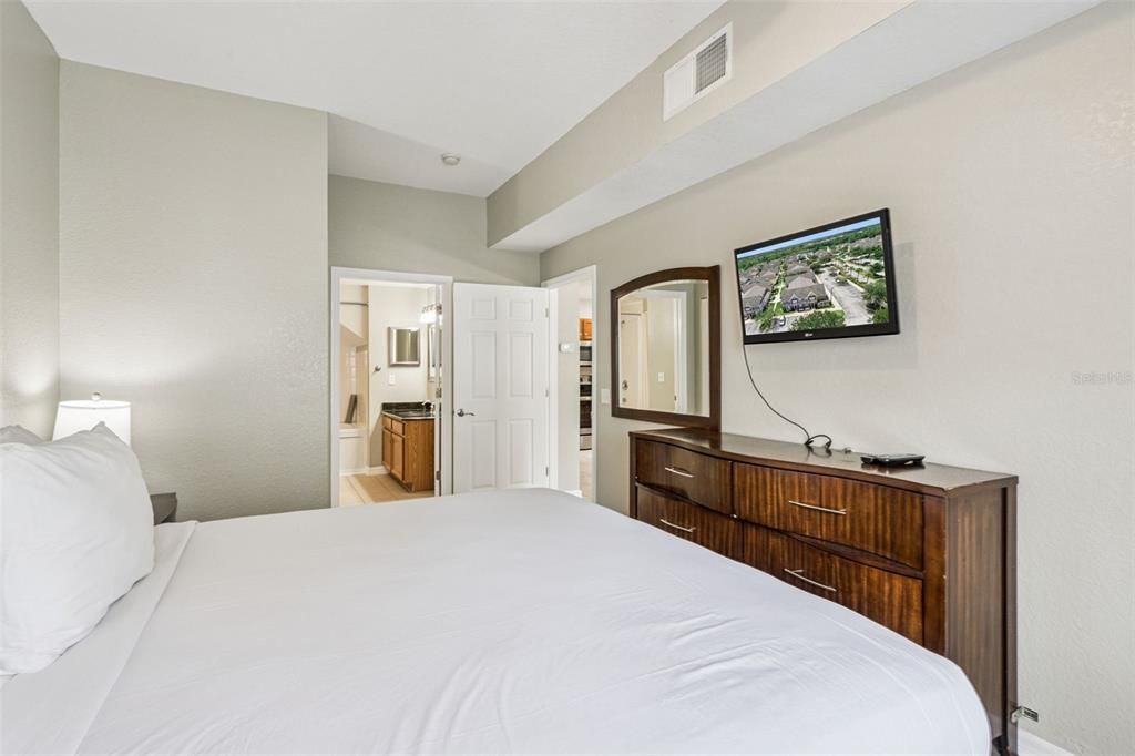 For Sale: $249,999 (4 beds, 3 baths, 1470 Square Feet)