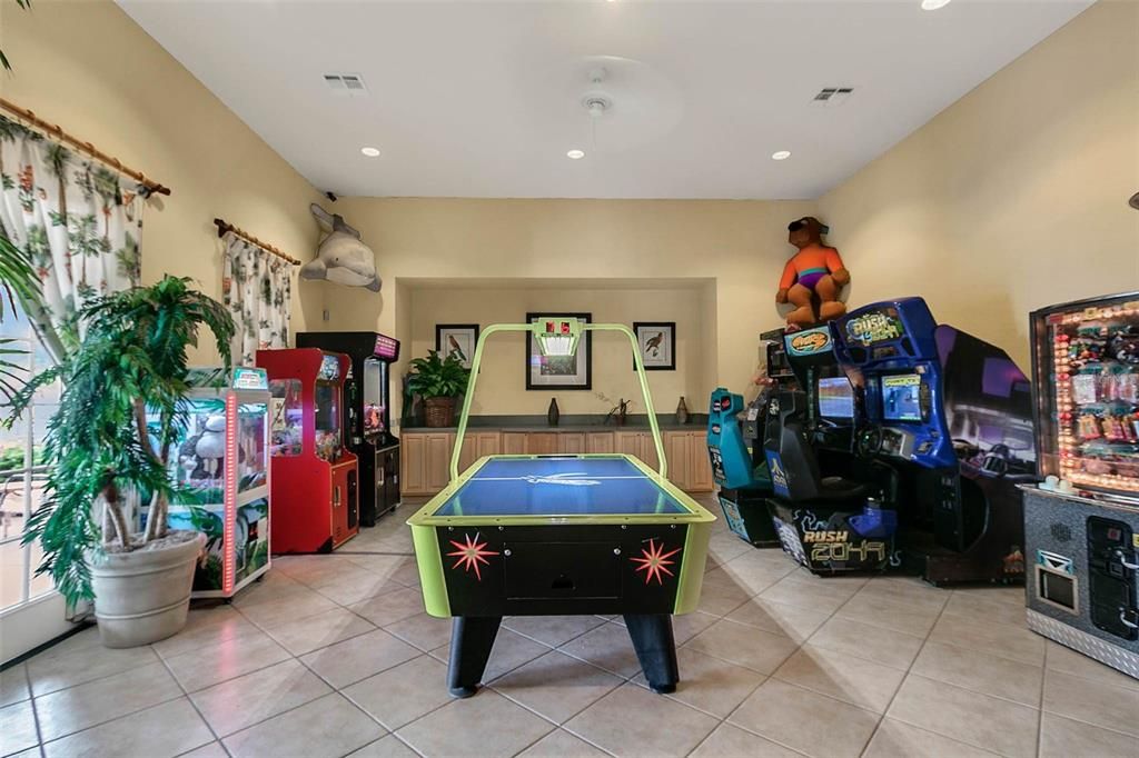 For Sale: $249,999 (4 beds, 3 baths, 1470 Square Feet)